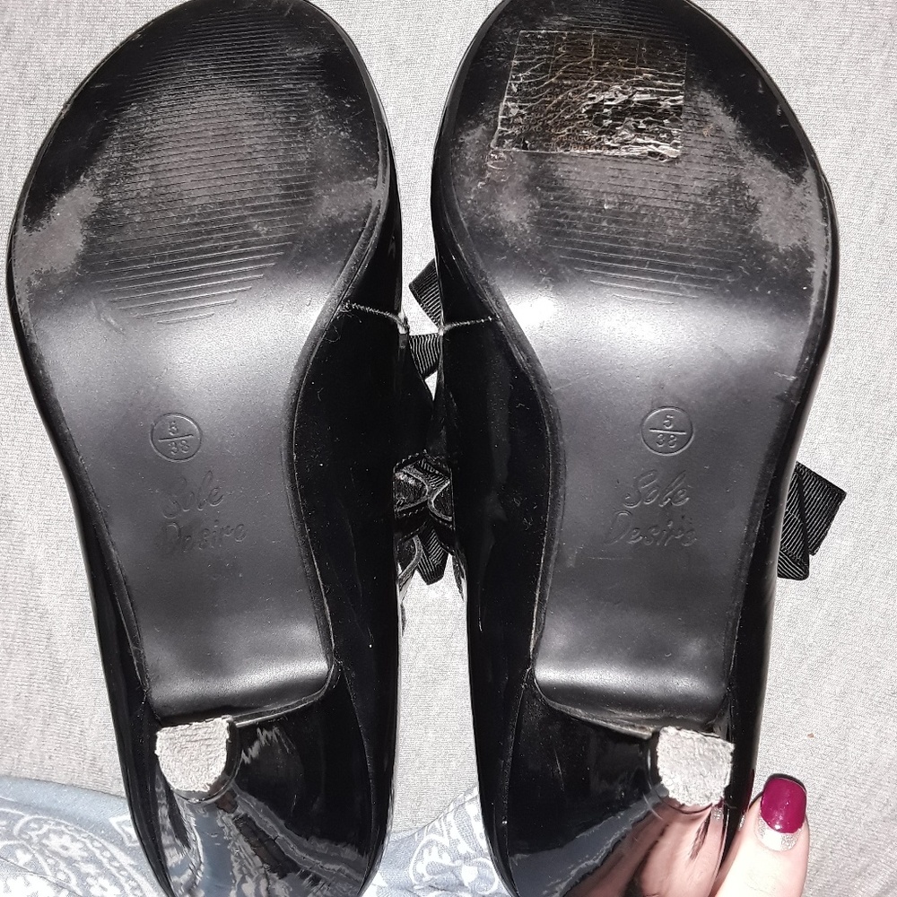 Heels - Picture 3 of 4